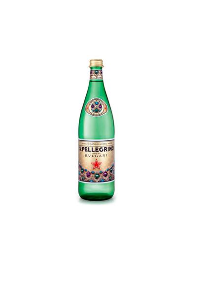 Agua con gas, botella especial de Bulgari para San Pellegrino. Precio: 10 euros.