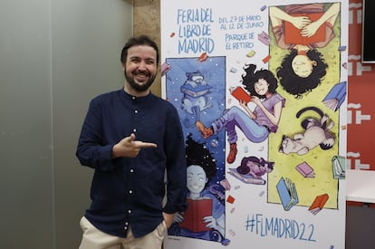 El cartel oficial de la 81ª Feria del Libro de Madrid, realizado por el historietista Isaac Sánchez, rinde homenaje al cómic, una obra que ha sido presentada este miércoles y que ilustrará la cita literaria que se celebrará del 27 de mayo al 12 de junio.