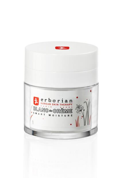 La propuesta de Erborian es muy completa: se trata de su Blanc Creme Smart Moisture, una hidratante que también tiene efecto anti manchas y que unifica la piel. Es apta para todo tipo de cutis y actúa a corto plazo dejando la piel más uniforme y con 'buena cara', y a largo plazo atenuando y previniendo manchas y arrugas. Cuesta 50 euros y se puede utilizar mañana y noche. 