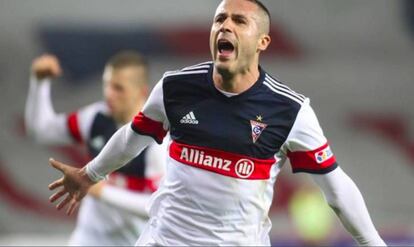 Igor Angulo celebra un gol con el Gornik Zabrze.