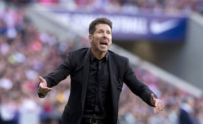 Simeone celebra el gol de Correa que le dio la victoria al Atlético ante el Betis.