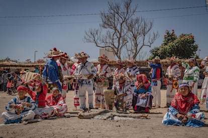 Indígenas wixárikas en la comunidad de El Roble, Nayarit, el 19 de marzo de 2023.