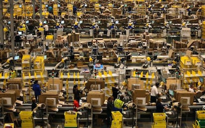 Centro de distribución de Amazon en Reino Unido.