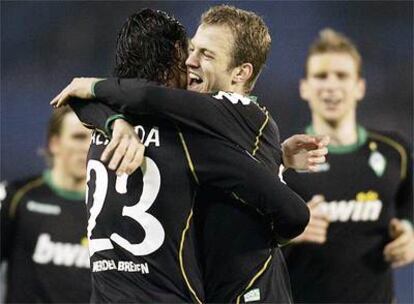 Los jugadores del Werder Bremen&#39;s celebran el gol