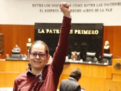 La senadora morenista Carola Viveros, en la sede del Congreso en Ciudad de México, este jueves.