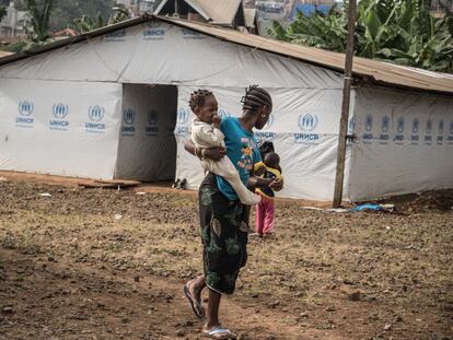 Un campo de refugiados de ACNUR. Cerca de 416.000 personas abandonaron sus hogares temporalmente debido a la actividad volcánica de los últimos días.