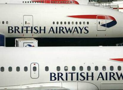 Aparatos de British Airways en el aeropuerto de Heathrow (Londres).
