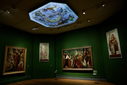 Vista de una de las salas del Museo del Prado que acoge las obras de Paolo Veronese.