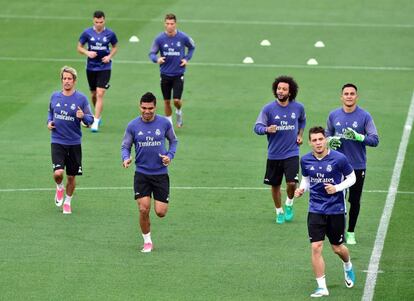 Pepe, Cristiano, Coentrao, Casemiro, Marcelo, Navas y Kovacic en un entrenamiento del Madrid.