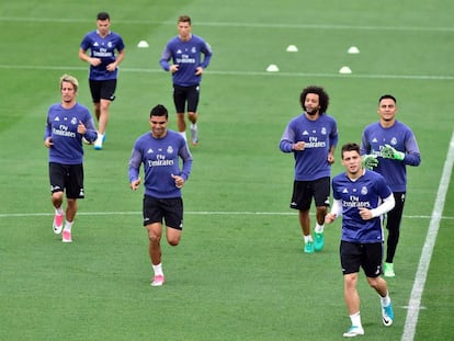 Pepe, Cristiano, Coentrao, Casemiro, Marcelo, Navas y Kovacic en un entrenamiento del Madrid. 