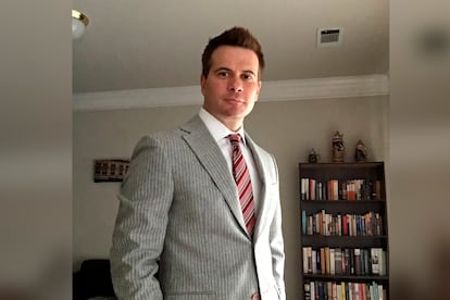 Brian Jeffrey Raymond, exdiplomático de la CIA sentenciado por agredir sexualmente a decenas de mujeres en México.