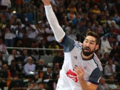 Karabatic lanza a portería durante la final del Mundial ante Qatar