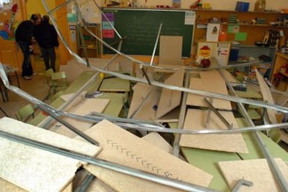 Aula del colegio pblico Pereanton de Granollers (Valls Oriental) sobre la que se desplom la estructura y las placas del falso techo