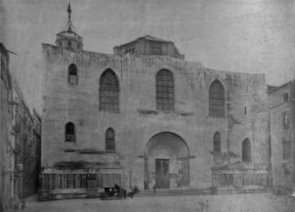 La façana original de la catedral de Barcelona fins a finals del segle XIX.