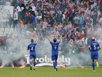 Jugadores de Croacia piden calma a su afición