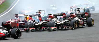 Alonso, Webber, Grosjean y Raikkonen, en la salida.