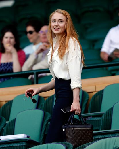 La actriz de Juego de Tronos, Sophie Turner, fue otro de los rostros conocidos en las gradas del campeonato.