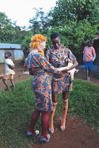 Vivienne Westwood en Kenia, adonde se trasladó para realizar la campaña.