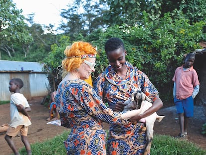 Vivienne Westwood en Kenia, adonde se trasladó para realizar la campaña.