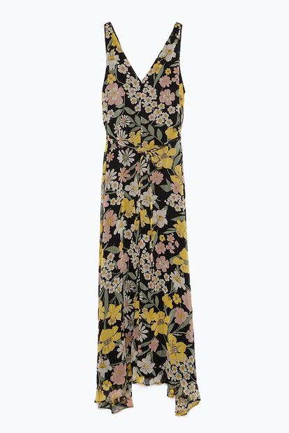Vestido con estampado de flores de Zara (49,95 euros).