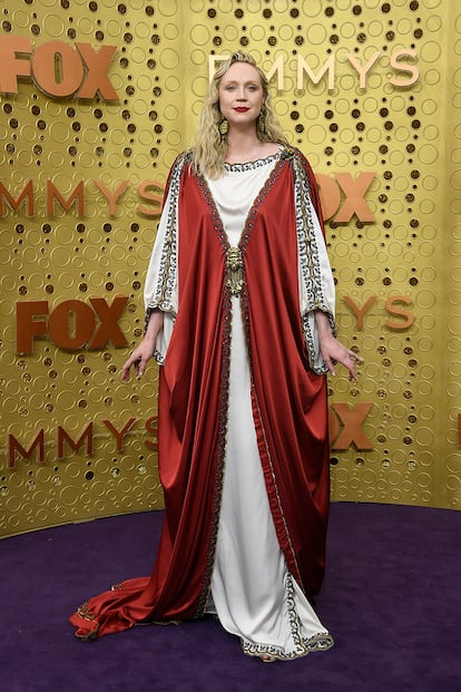 Gwendoline Christie (Juego de Tronos), con un vestido de la colección Resort de Gucci.