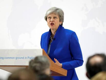 Theresa May presenta su propuesta para el Brexit, ayer en Londres. 