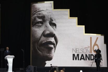 Barack Obama durante su discurso en el estadio Wanderers de Johannesburgo (Sudáfrica). 