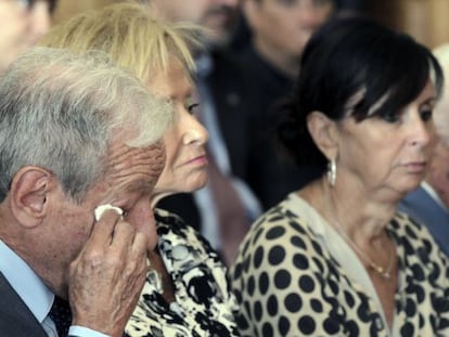 Pascual Sala; Fernández de la Vega, y María Emilia Casas durante el homenaje