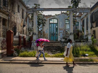 El encanto colonial de La Habana se derrumba