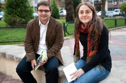Xavier Aliaga y Laia Noguera, ganadores de los premios literarios de Gandia.