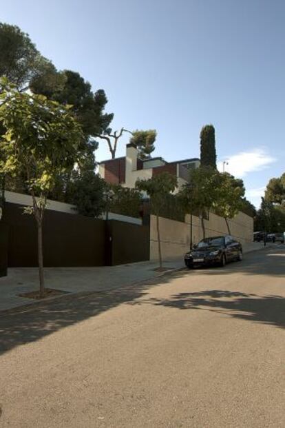 Fachada de la casa de los Duques de Palma en el barrio de Pedralbes de Barcelona.