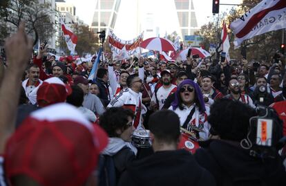 Ambiente en la 'fan zone' de River Plate en Madrid. 