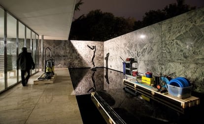 Parte de la instalación de Andrés Jaque en el Pabellón Mies Van der Rohe.