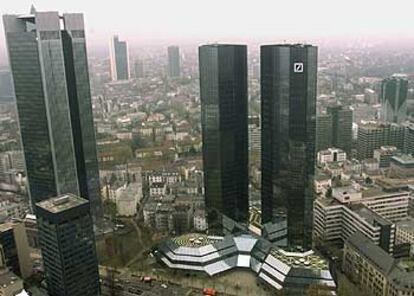 Las sedes centrales de Commerzband y Deutsche Bank, en Francfort