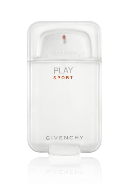 Givenchy Play Sport, una versión del original más fresca e inspirada en el mundo del deporte. Con aromas a limón, bergamota y pimienta negra, pura energía.