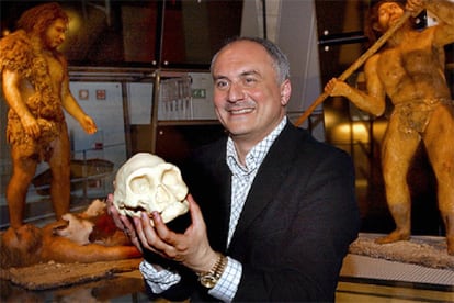 David Lordkipanidze presenta en Barcelona el cráneo de homínido sin dientes más antiguo del mundo.