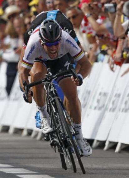 Mark Cavendish en el 'sprint' de meta.