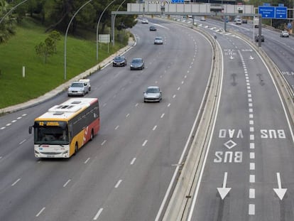 Carriles bus en la entrada de Barcelona por la avenida Meridiana