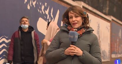 Silvia Guerra, enviada especial de TVE, durante un reportaje en Teherán.