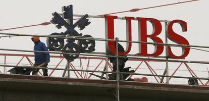 Trabajadores en la sede de UBS en Zurich.