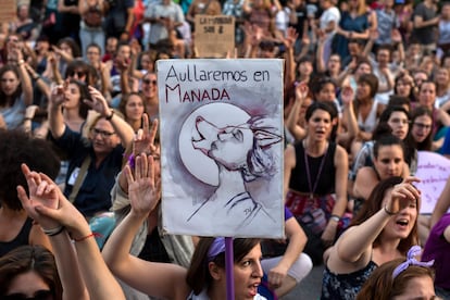 Protesta contra una de las primeras sentencias en el caso de La Manada en 2018, en Madrid.