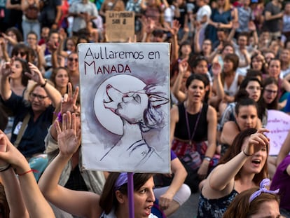 Protesta contra una de las primeras sentencias en el caso de La Manada en 2018, en Madrid.