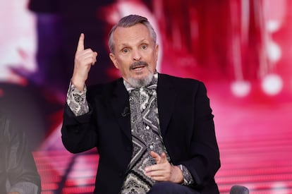 Miguel Bosé, durante la rueda de prensa que ofrecida este viernes en la sede de Mediaset en Madrid.