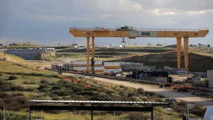 Entrada al t&uacute;nel ferroviario de Navalcarnero, cuyas obras est&aacute;n paradas desde 2010. 