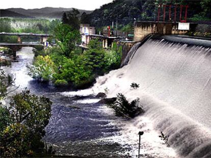 Pantanos y presas a rebosar