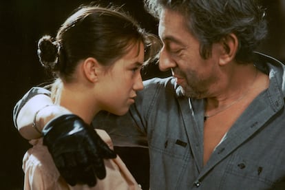 Serge Gainsbourg y Charlotte en 1986.