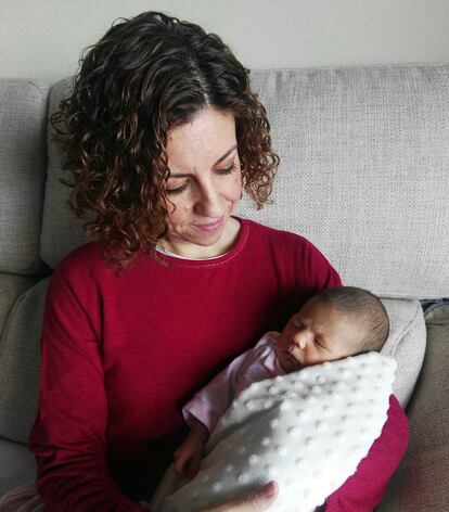 Julia Jaraba, con su madre.