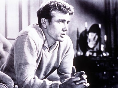 El actor James Dean, en la película 'Al este del edén', de 1955.