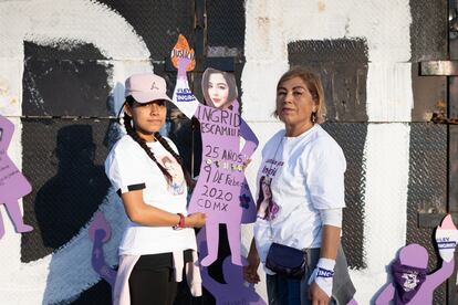Antelma Vargas, madre de la joven Ingrid Escamilla, víctima de feminicidio el 20 de febrero de 2020. Sus familiares marchan en la capital del país este sábado en el marco del Día Internacional de la Eliminación de la Violencia contra la Mujer.
