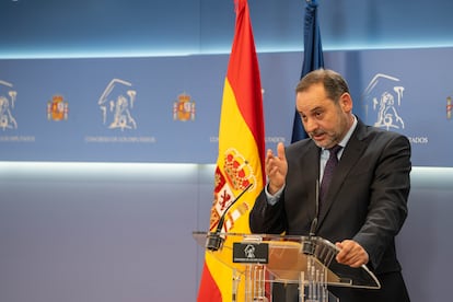 José Luis Ábalos, durante una rueda de prensa, en el Congreso de los Diputados.